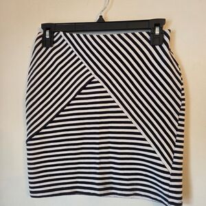 Forever 21 Womens M Stripe Skirt Pull On Stretchy Cotton Blend Casual mini